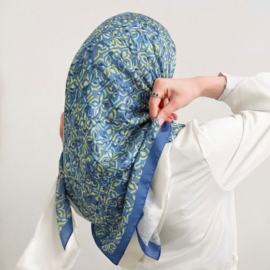 P16-25189-06B – Teal Blue Printed Lawn Shirt Fabric