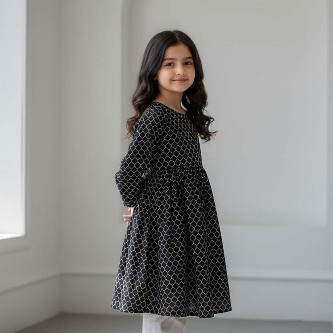 P16-25221-01B – Black Printed Lawn Shirt Fabric